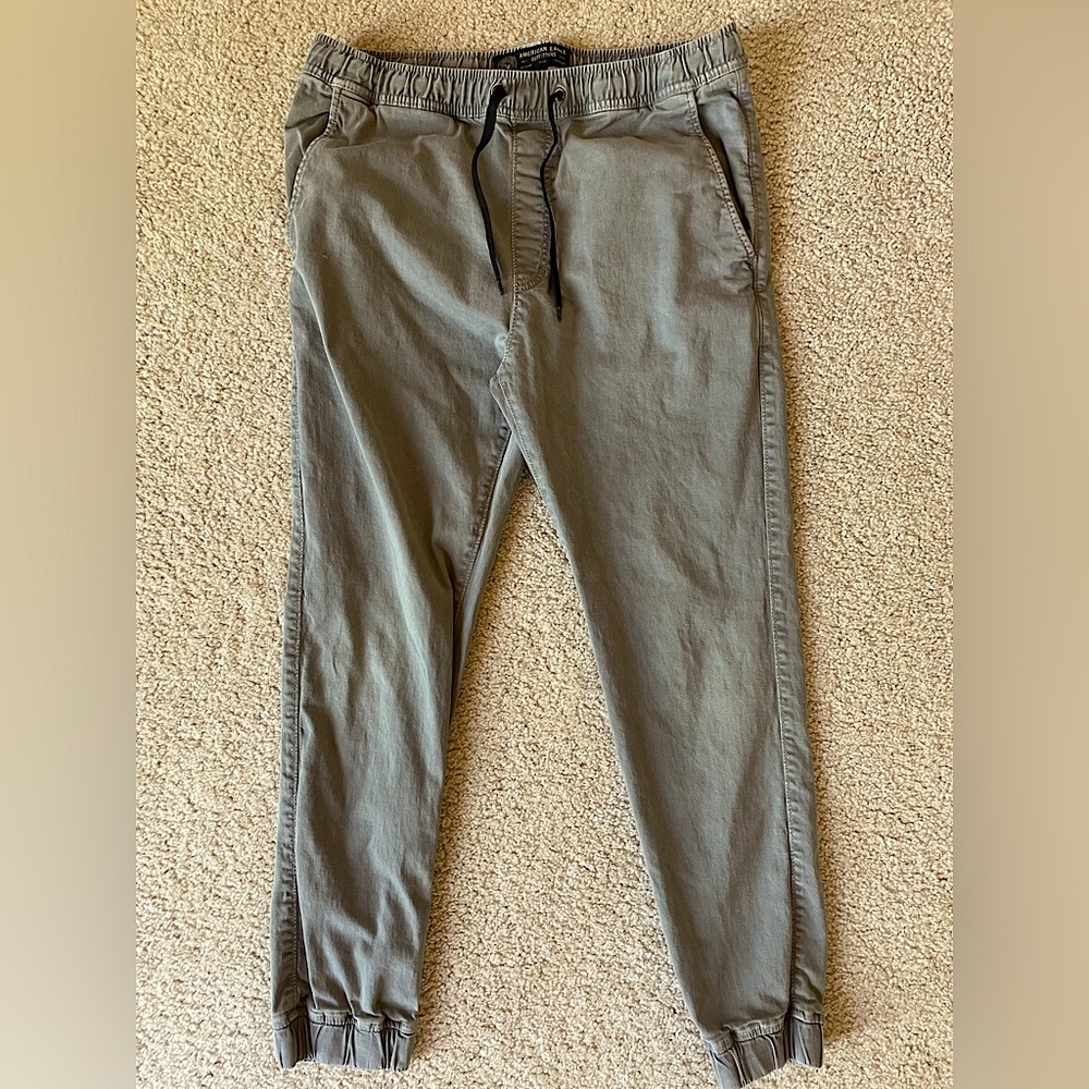 American Eagle Gray men’s medium joggers.